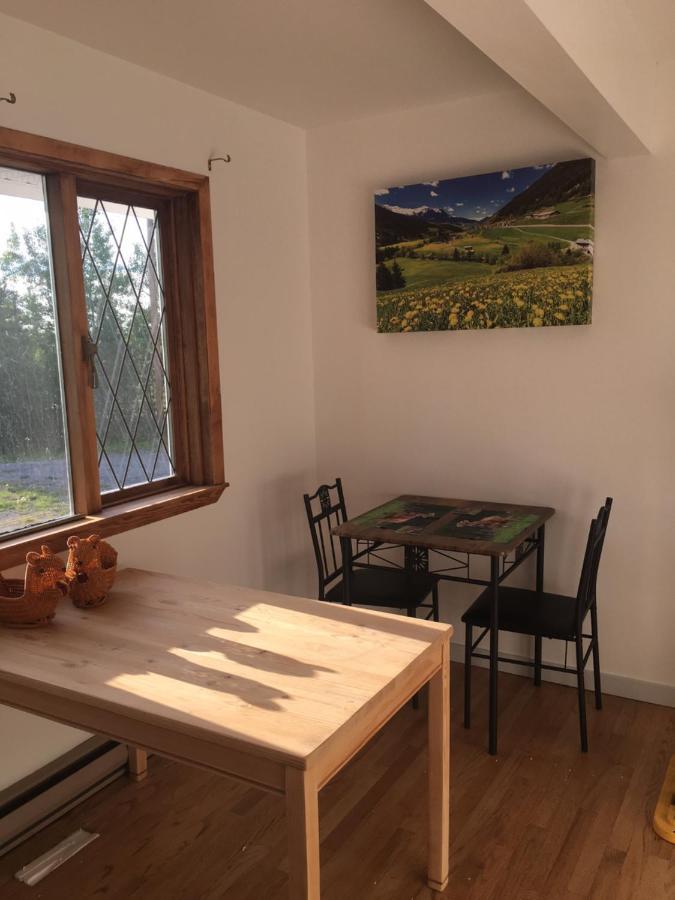 The Blue Cottage B&B Seventy Mile House Extérieur photo